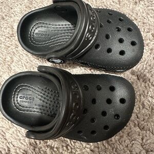 CROCS Classic Black Clogs